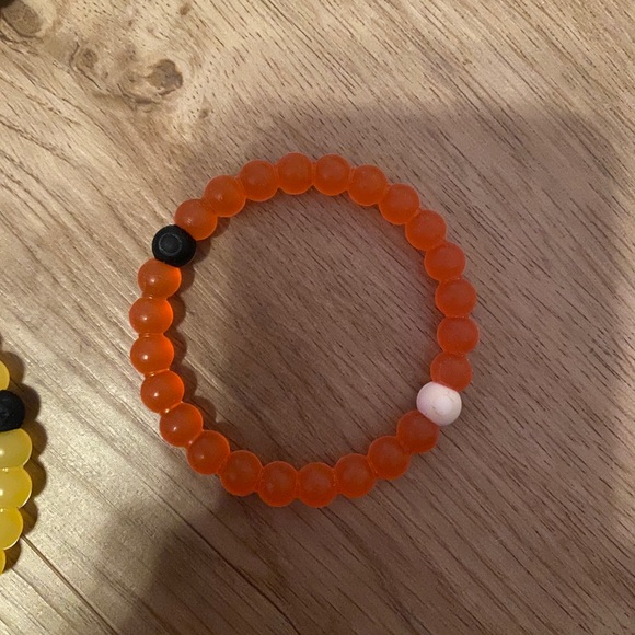 Lokai bracelets - Picture 4 of 10